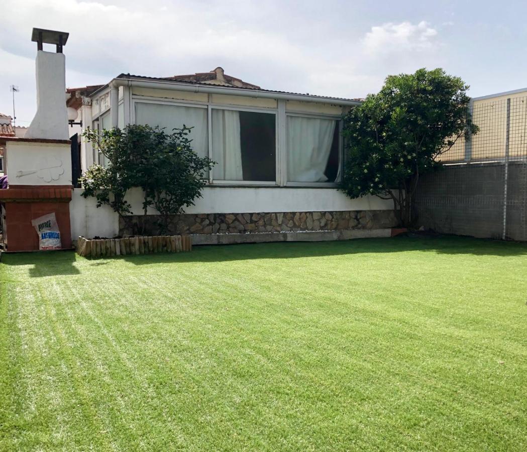 Magnifica Casa Con Jardin Y Barbacoa En Roses Villa Bagian luar foto